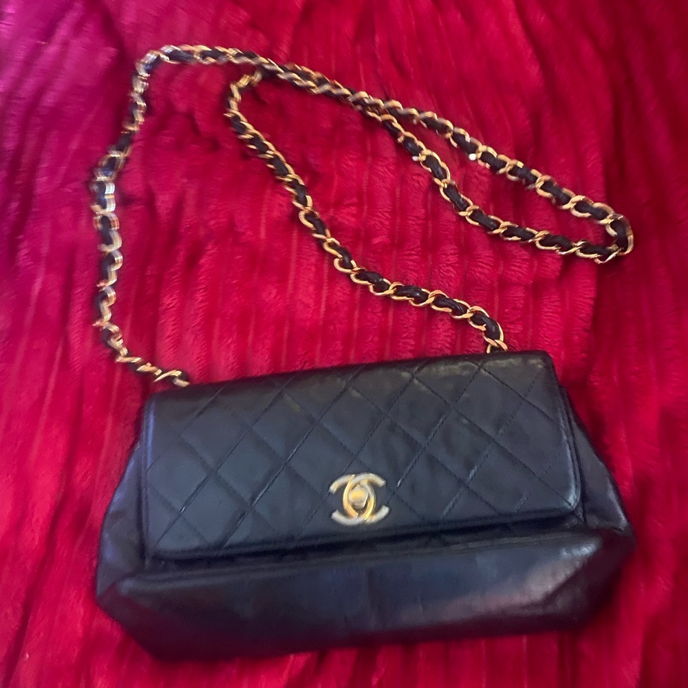 Authentic collectible classic vintage Chanel purse